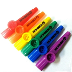 1 Plastic Kazoo (color may vary)